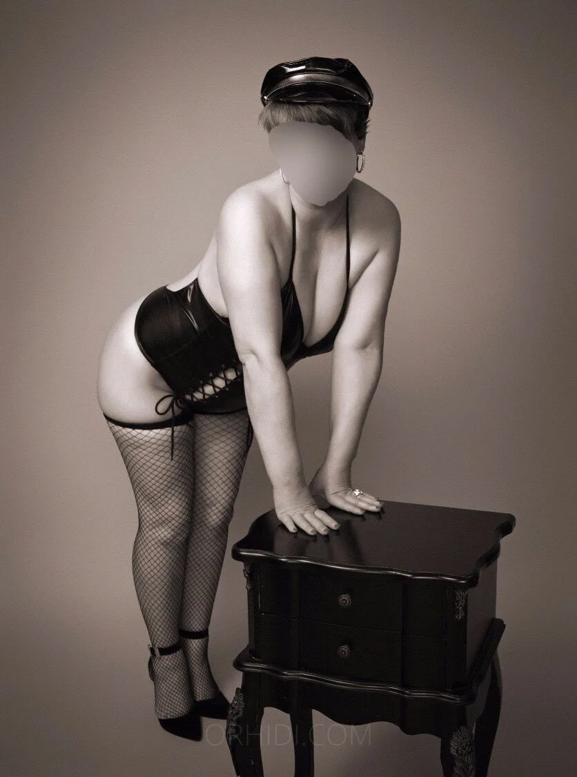 Charlene escort Luton
