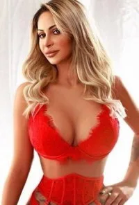 Lorea escort Luton
