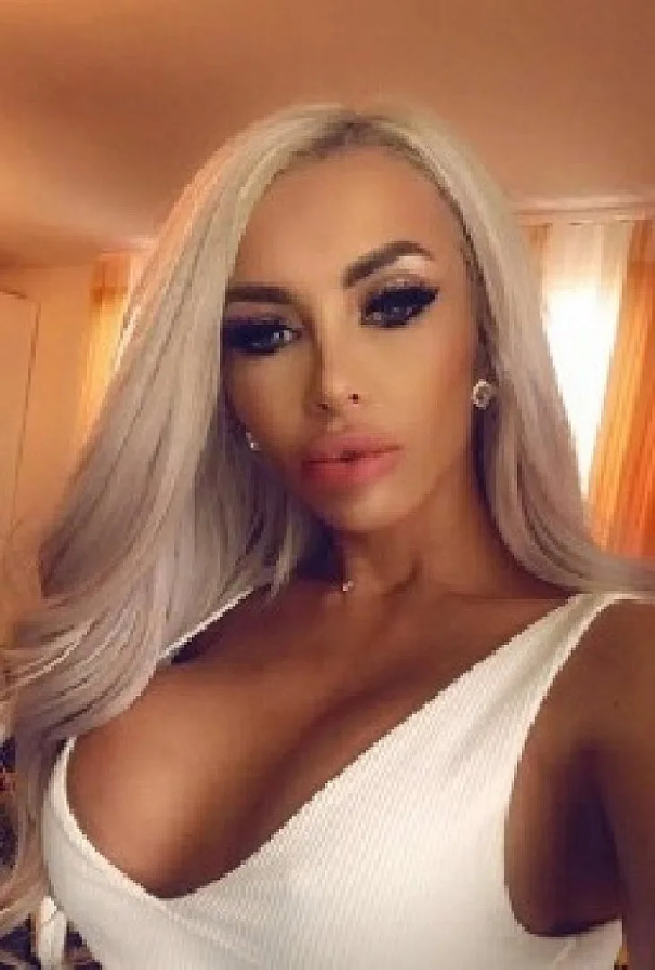 Kristina escort Luton