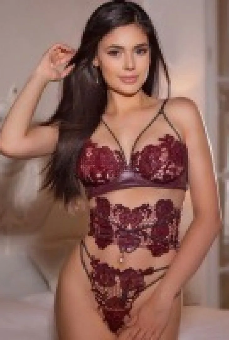 Lola escort Luton