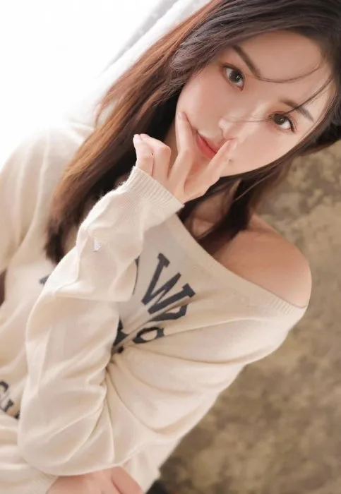 Zana escort Luton