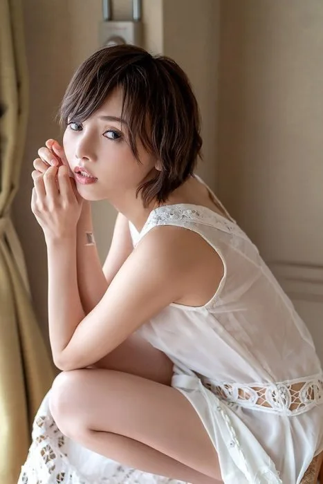 Nozumi escort Luton