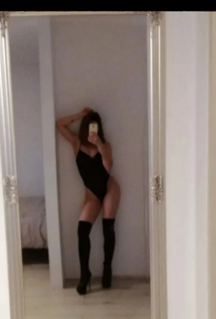 Maya escort Luton