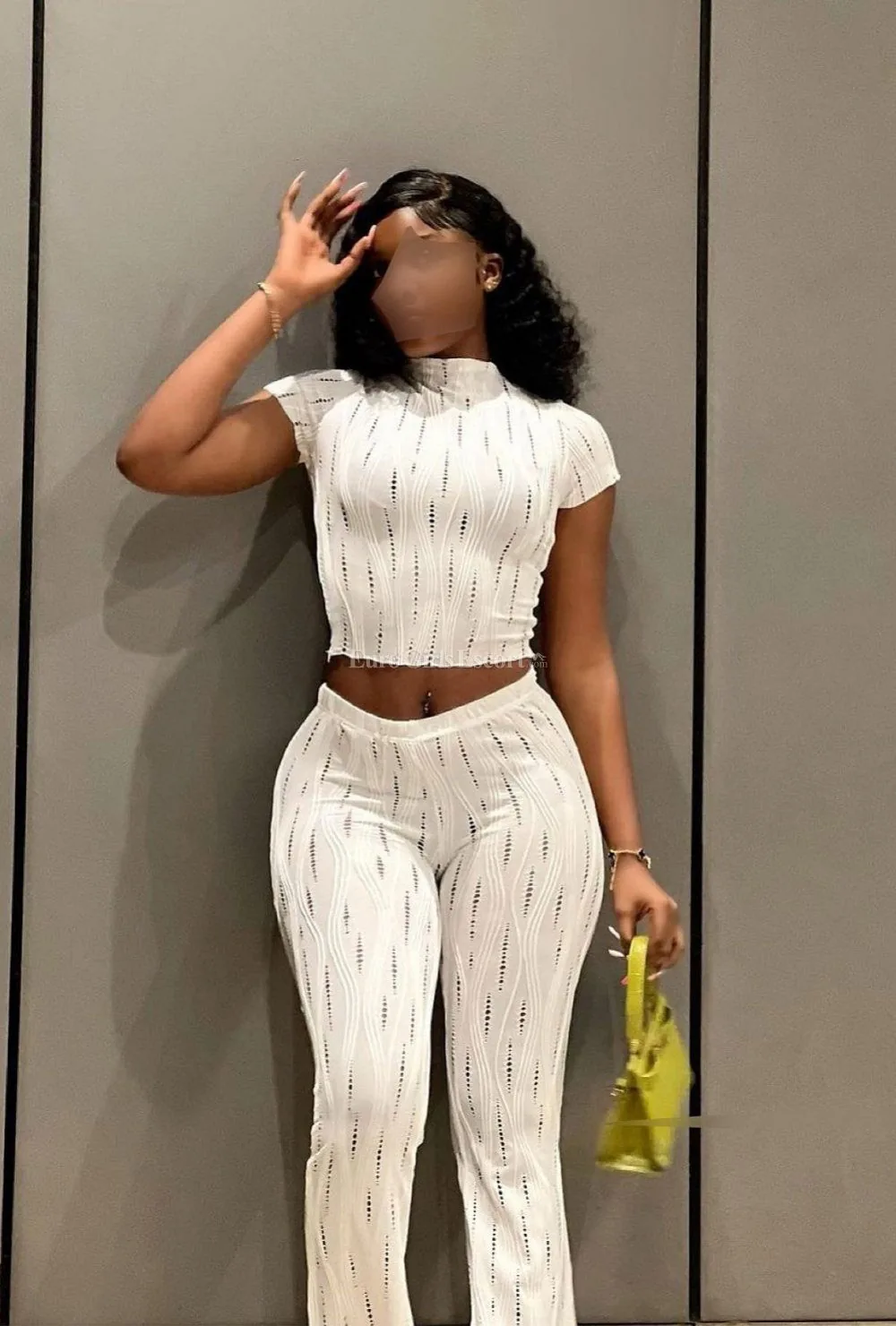 Wangari escort Luton